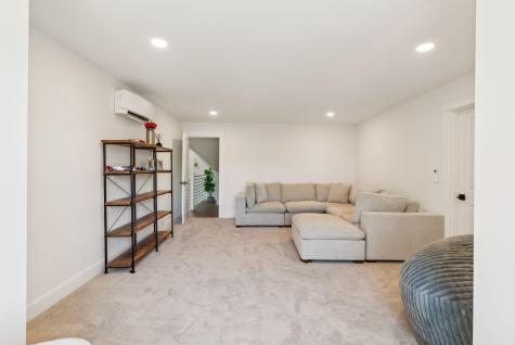 239 Hunter Way Falmouth ME 04105