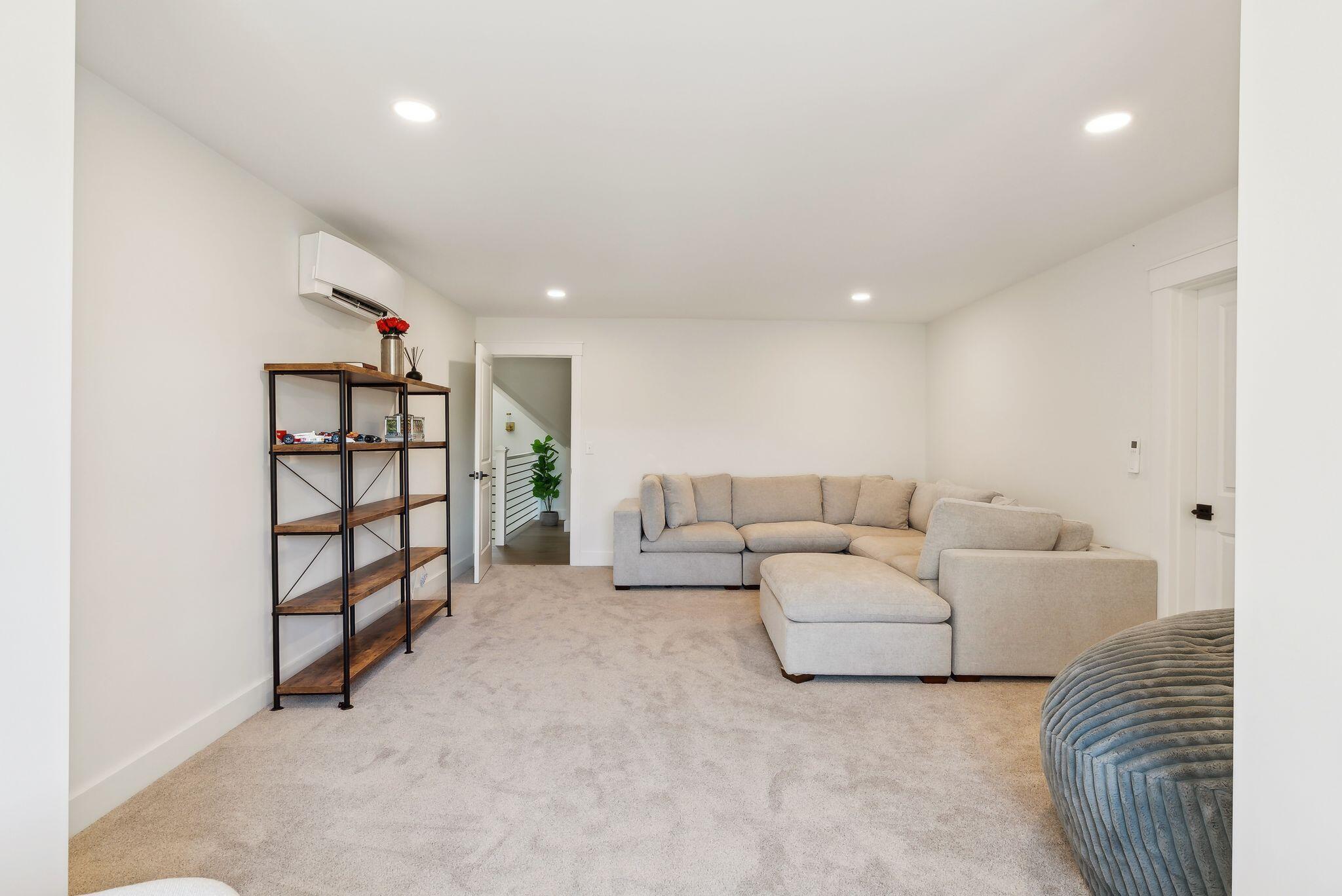 239 Hunter Way Falmouth ME 04105