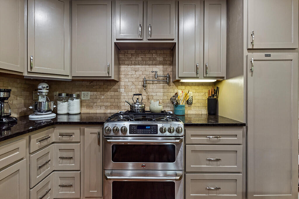 39 Lobo Lane West Gardiner ME 04345