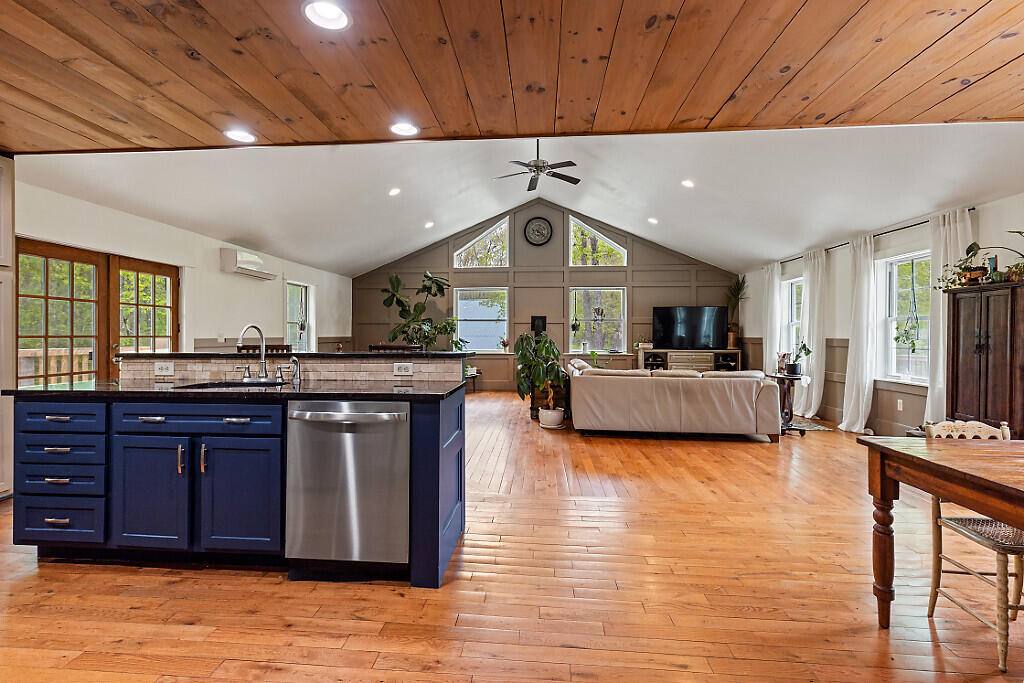 39 Lobo Lane West Gardiner ME 04345