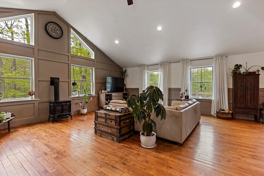 39 Lobo Lane West Gardiner ME 04345