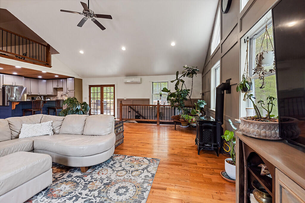 39 Lobo Lane West Gardiner ME 04345