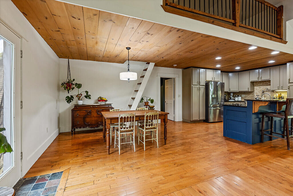 39 Lobo Lane West Gardiner ME 04345