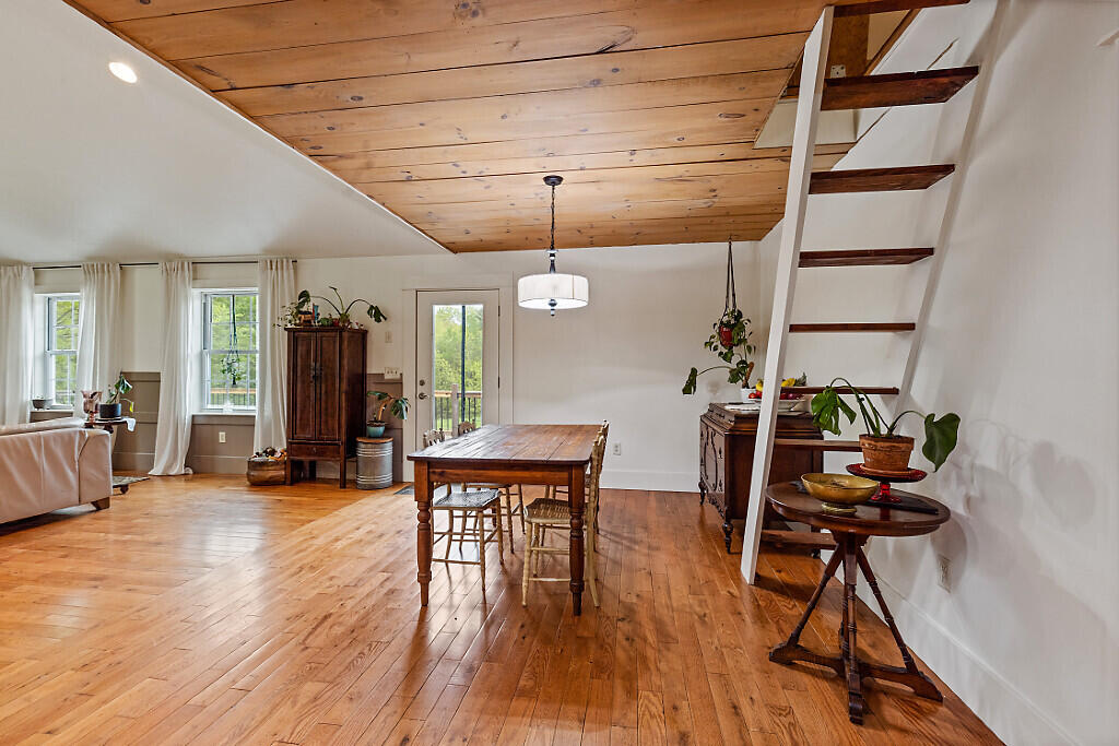 39 Lobo Lane West Gardiner ME 04345