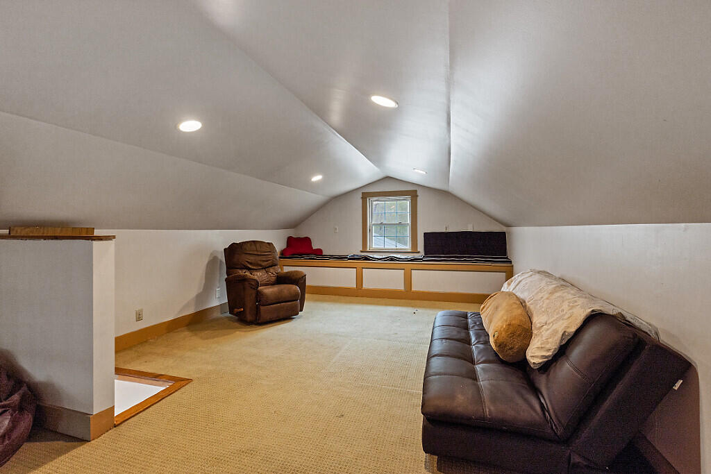 39 Lobo Lane West Gardiner ME 04345