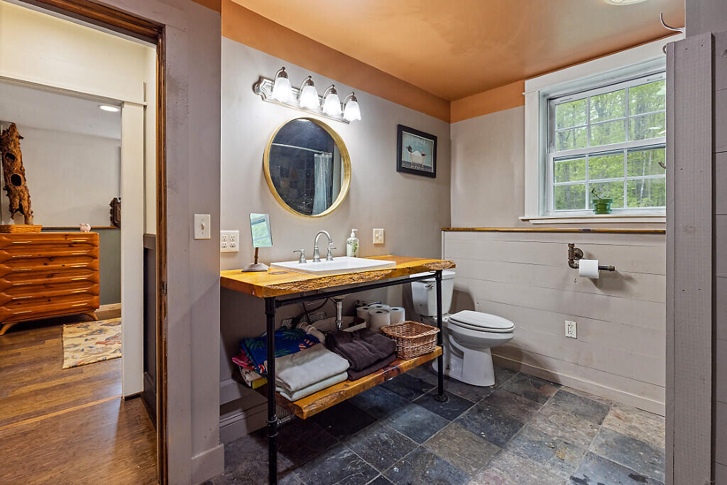 39 Lobo Lane West Gardiner ME 04345