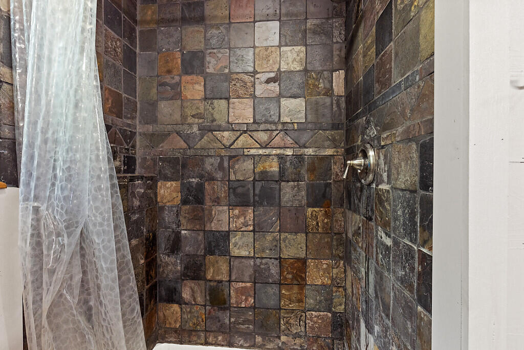 39 Lobo Lane West Gardiner ME 04345