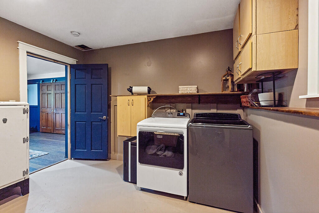 39 Lobo Lane West Gardiner ME 04345