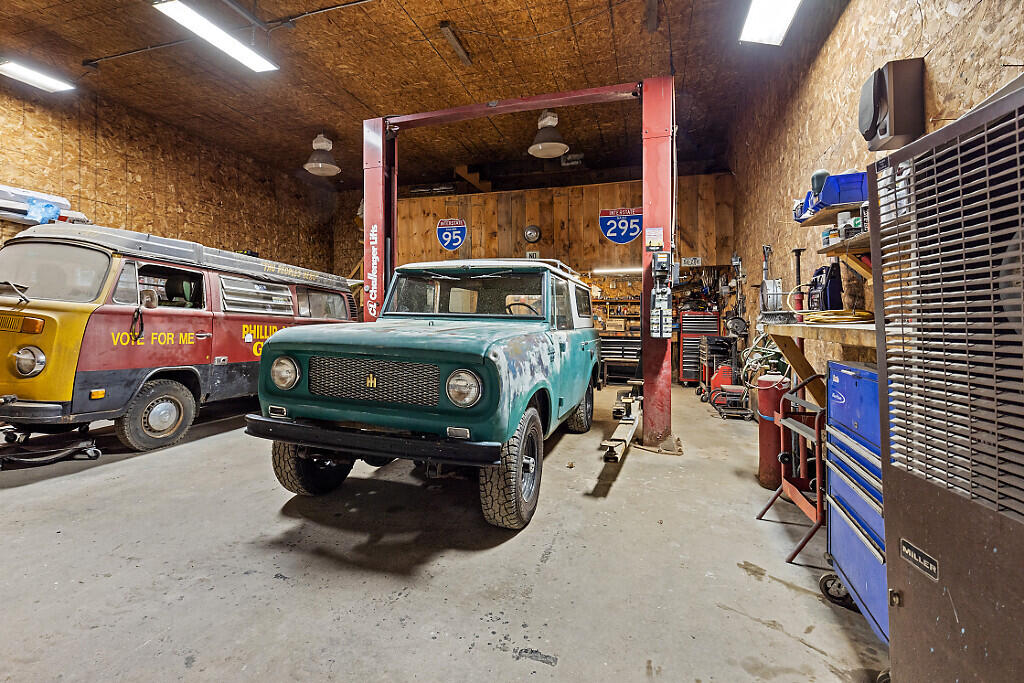 39 Lobo Lane West Gardiner ME 04345