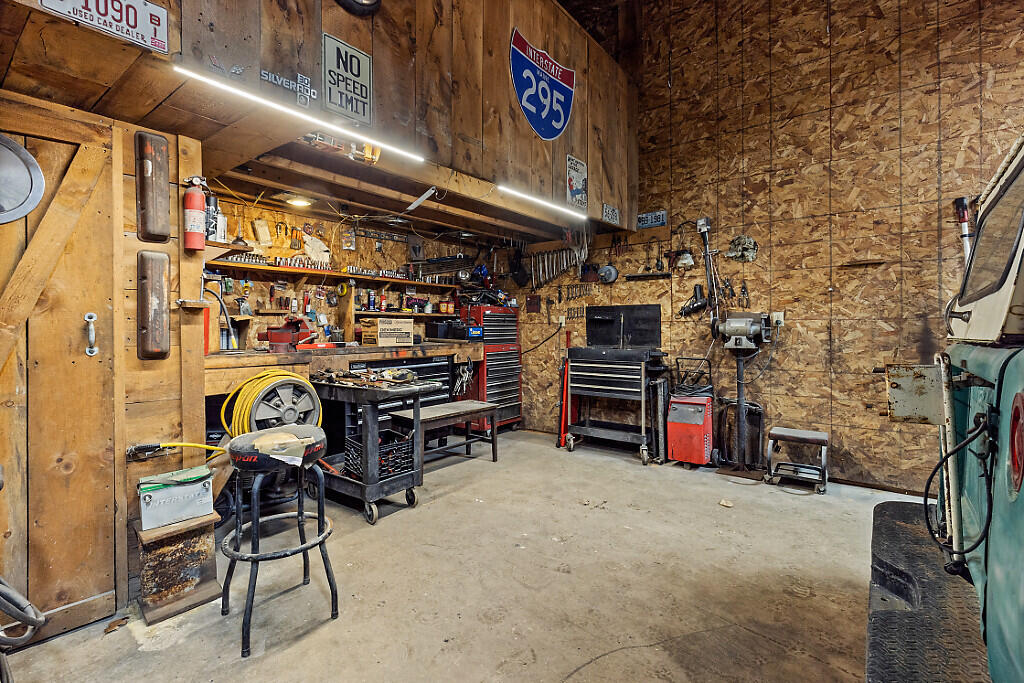 39 Lobo Lane West Gardiner ME 04345