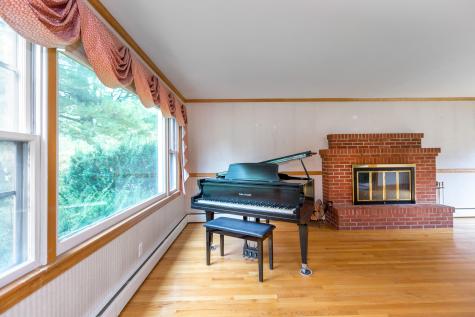 40 Robinson Gardens Lewiston ME 04240