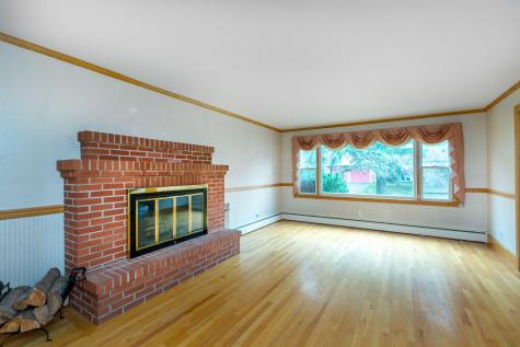 40 Robinson Gardens Lewiston ME 04240