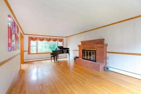 40 Robinson Gardens Lewiston ME 04240