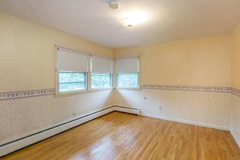 40 Robinson Gardens Lewiston ME 04240