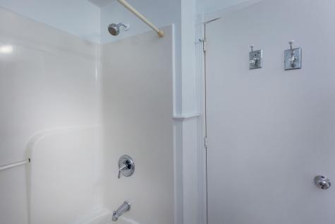 40 Robinson Gardens Lewiston ME 04240