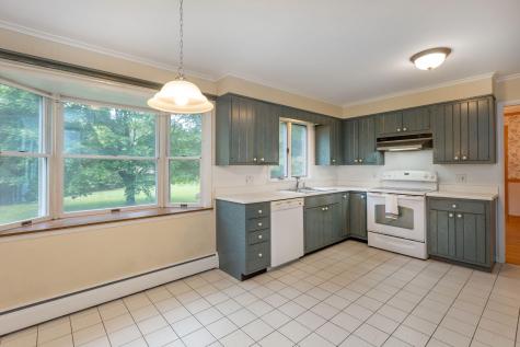 40 Robinson Gardens Lewiston ME 04240