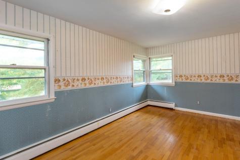 40 Robinson Gardens Lewiston ME 04240