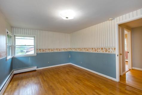 40 Robinson Gardens Lewiston ME 04240