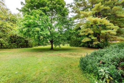 40 Robinson Gardens Lewiston ME 04240