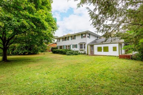 40 Robinson Gardens Lewiston ME 04240