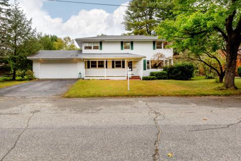 40 Robinson Gardens Lewiston ME 04240
