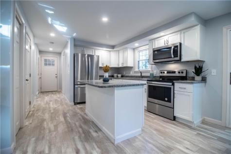 28 Payne Road York ME 03909