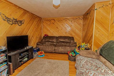 29 Cross Street Wilton ME 04294
