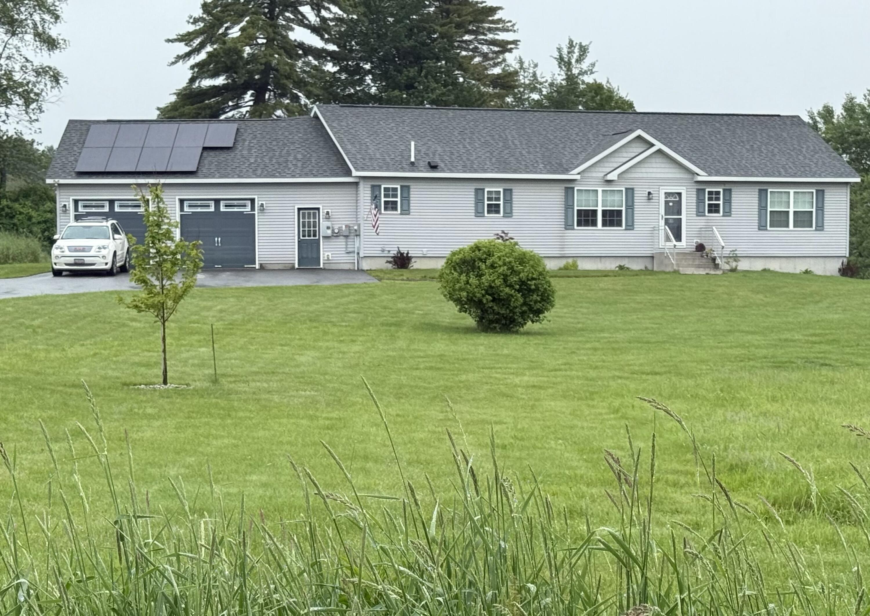 68 Lubear Way Auburn ME 04210