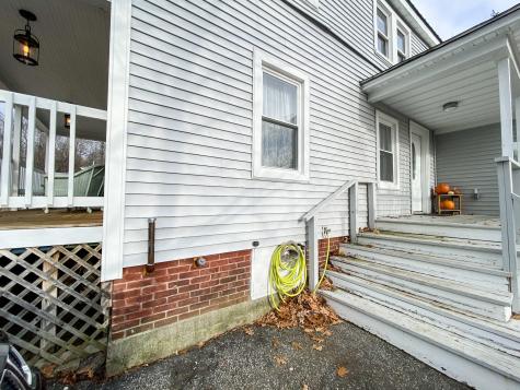 27 Thorne Avenue Lewiston ME 04240