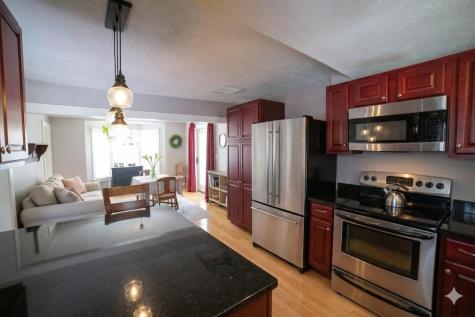 18 Maple Street North Berwick ME 03906