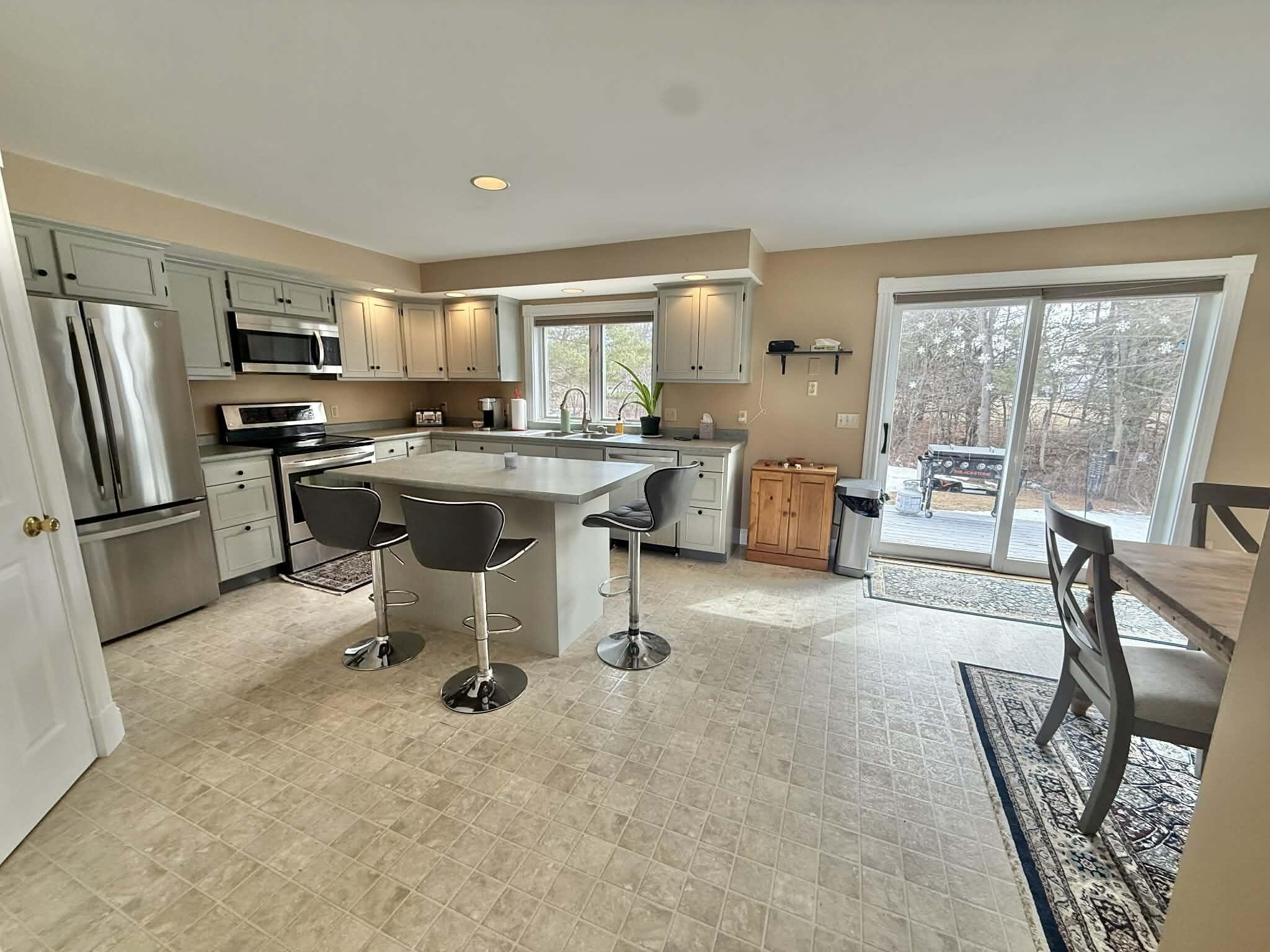 79 S Pleasant Street Bowdoinham ME 04008