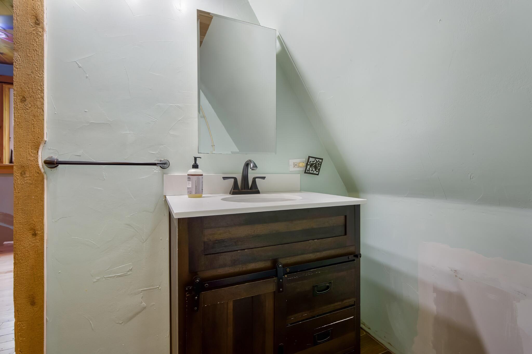 36 Palmer Road Etna ME 04434