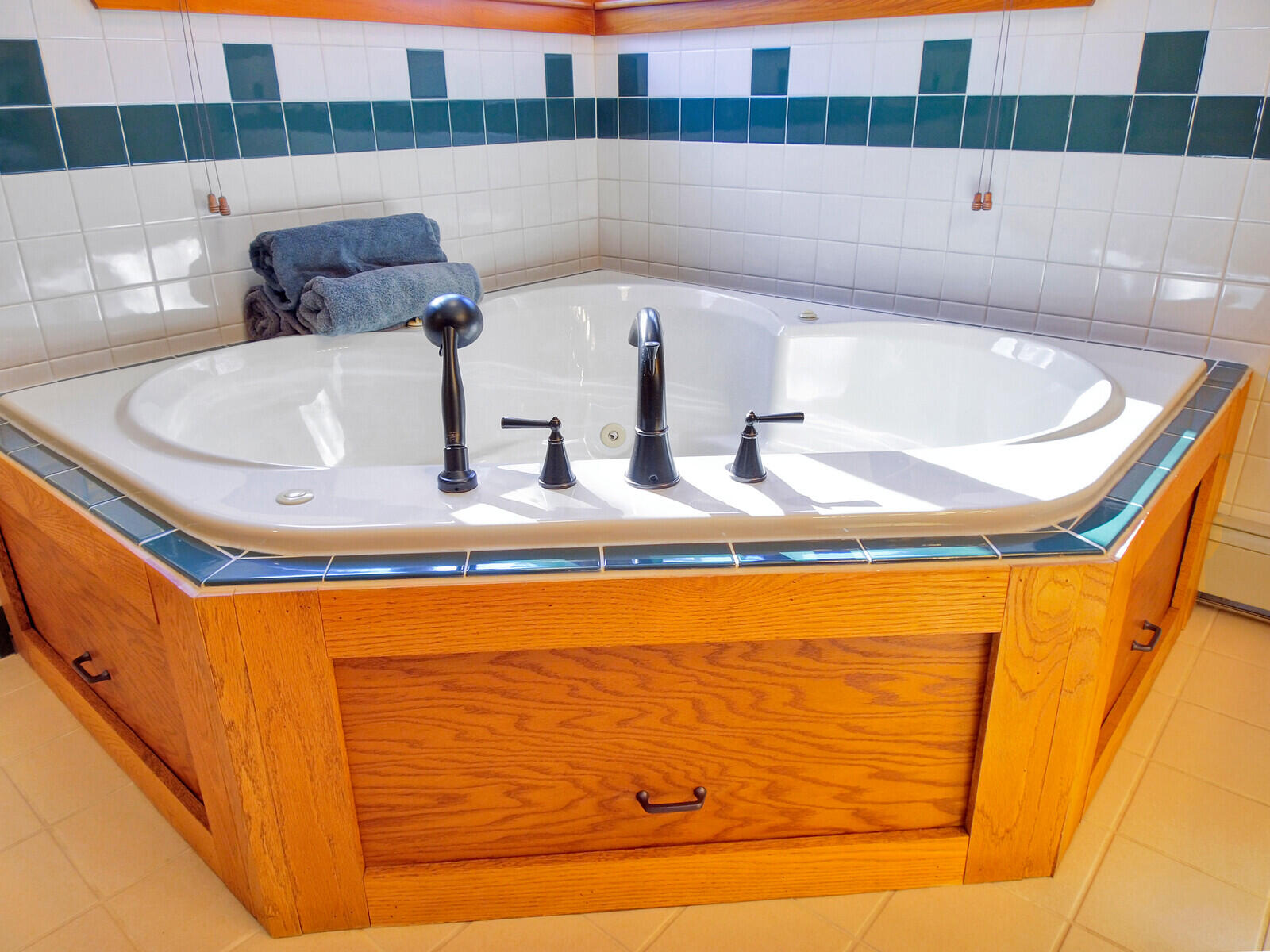 208 Main Road Chesterville ME 04938