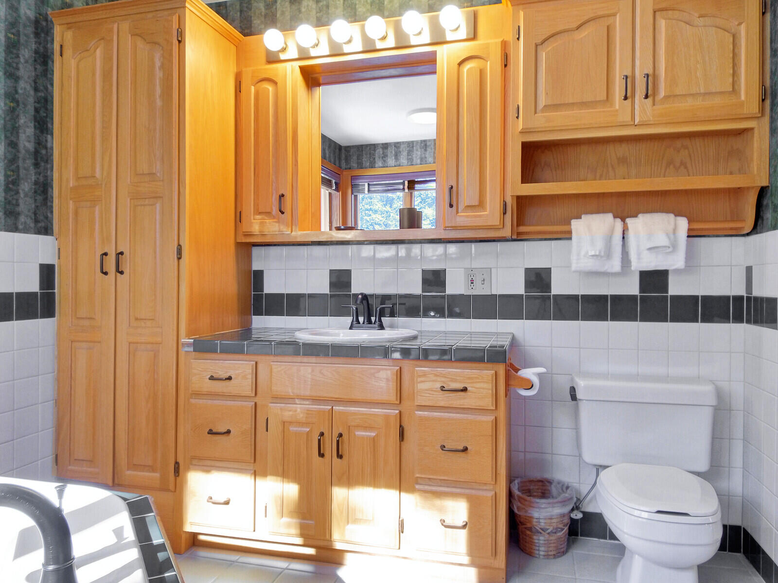 208 Main Road Chesterville ME 04938