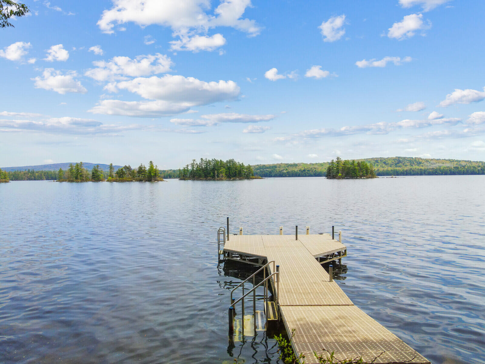 208 Main Road Chesterville ME 04938