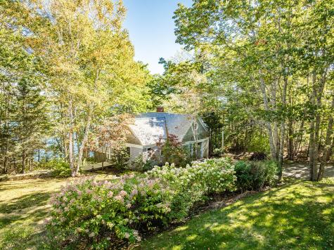 394 Hathorne Point Road Cushing ME 04563
