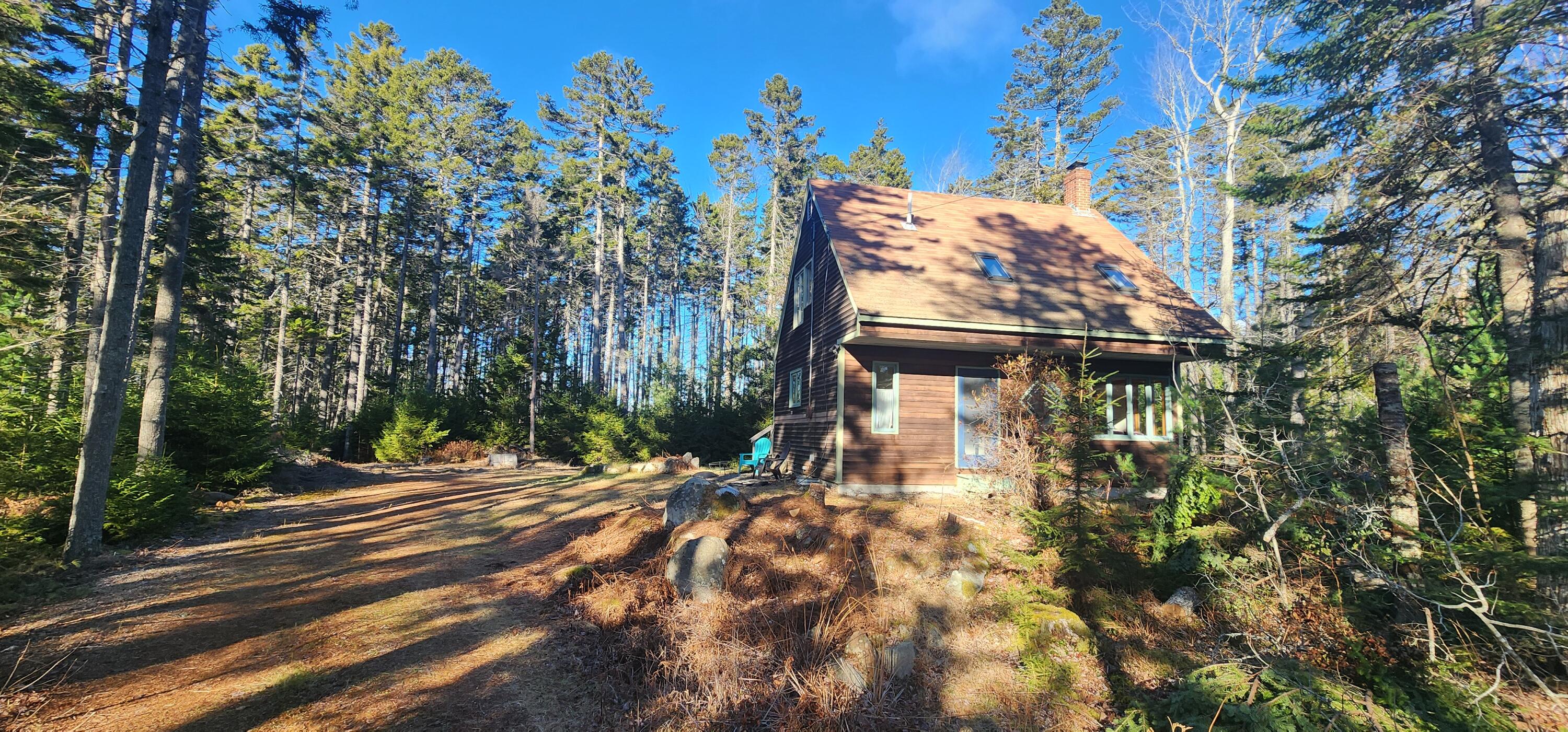 15 Skye Way Brooklin ME 04616