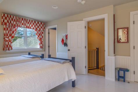 75 Old Cove Lane Brooklin ME 04616