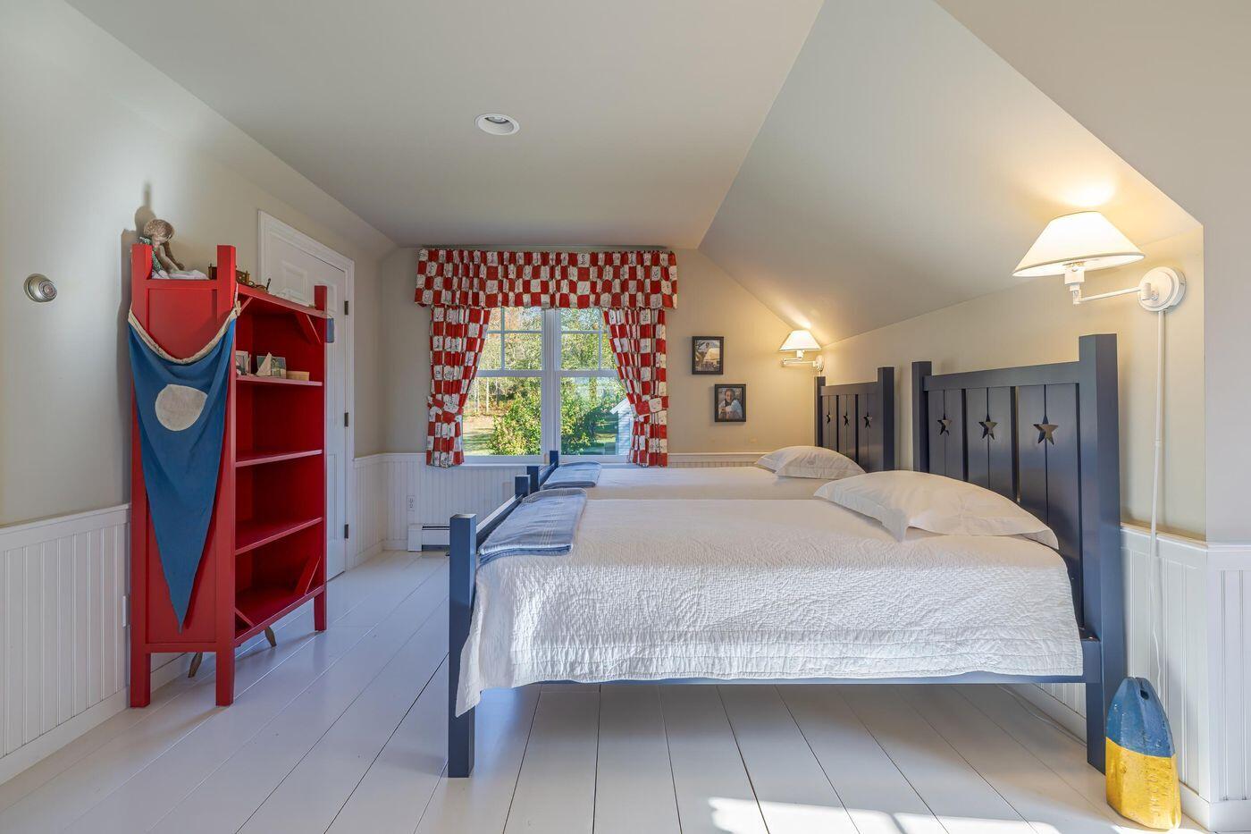 75 Old Cove Lane Brooklin ME 04616