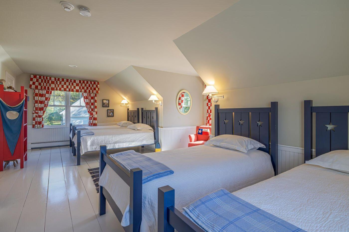 75 Old Cove Lane Brooklin ME 04616