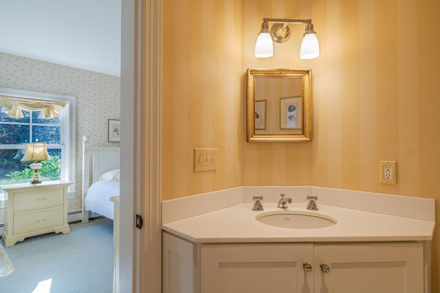 75 Old Cove Lane Brooklin ME 04616