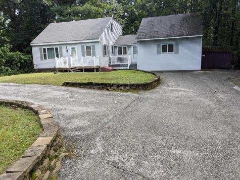 1271 Roosevelt Trail Raymond ME 04071