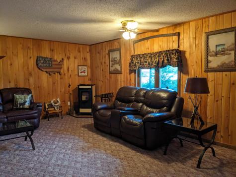 1271 Roosevelt Trail Raymond ME 04071