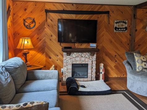 1271 Roosevelt Trail Raymond ME 04071