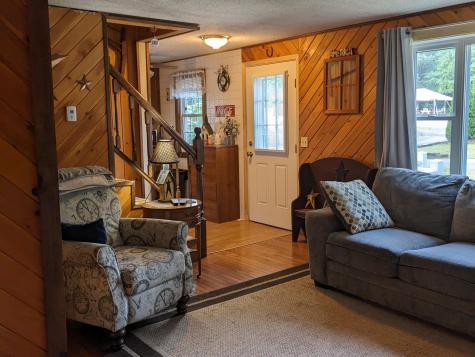 1271 Roosevelt Trail Raymond ME 04071