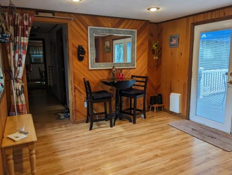 1271 Roosevelt Trail Raymond ME 04071