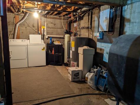 1271 Roosevelt Trail Raymond ME 04071
