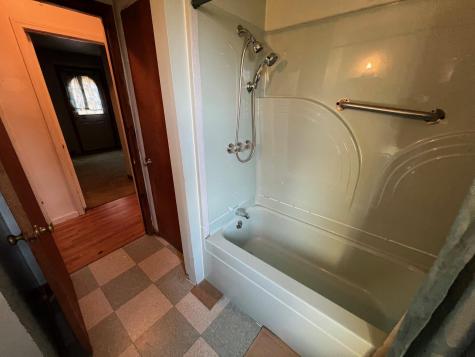 28 Nokomis Way Newport ME 04953