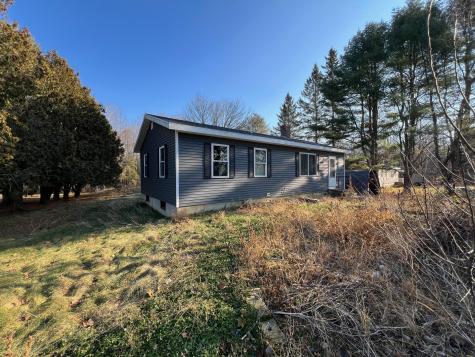 28 Nokomis Way Newport ME 04953