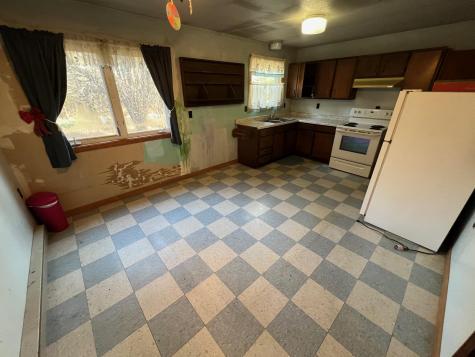 28 Nokomis Way Newport ME 04953